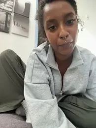 Your_Paris webcam stripchat model stream image